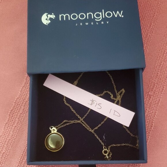 Moonglow necklace 1D phase moon glow pendant on chain - Picture 1 of 5